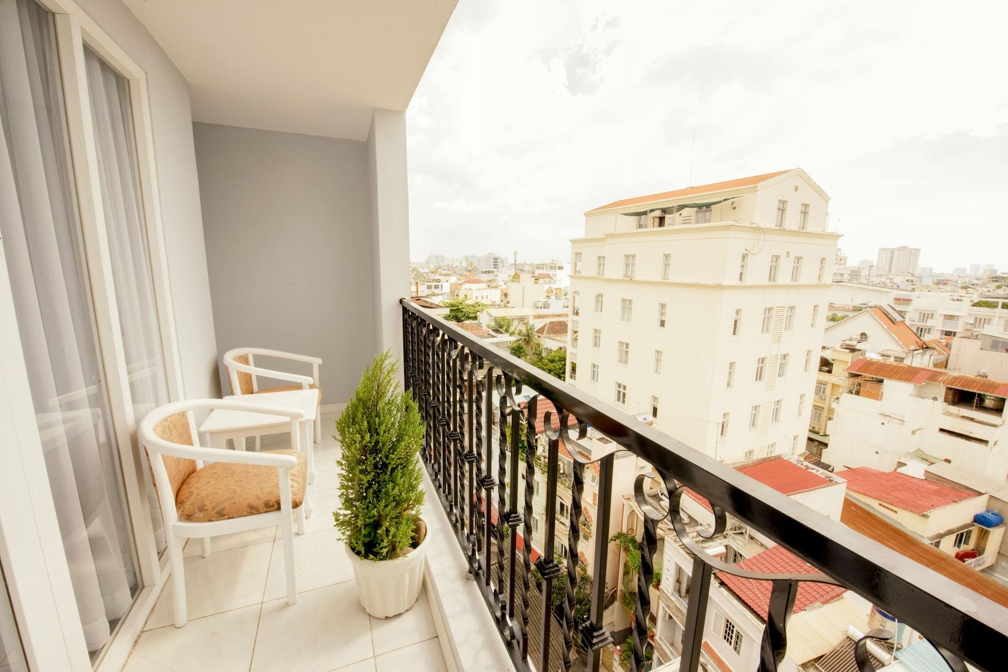 Golden Crown Hotel Ho Chi Minh City Exterior photo