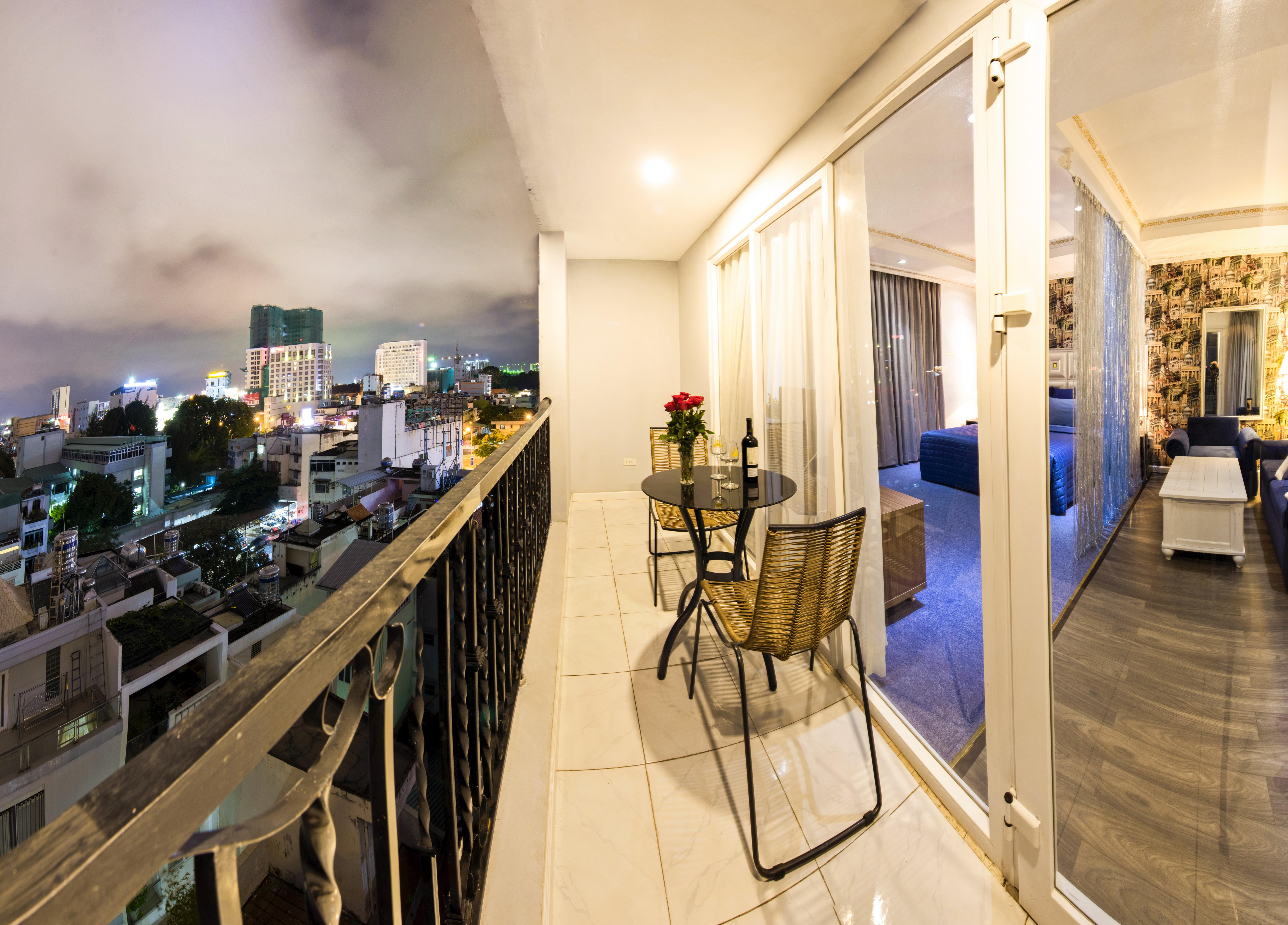 Golden Crown Hotel Ho Chi Minh City Exterior photo