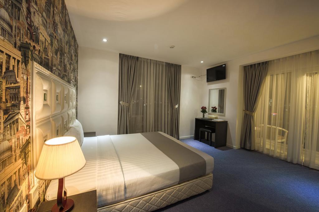 Golden Crown Hotel Ho Chi Minh City Exterior photo